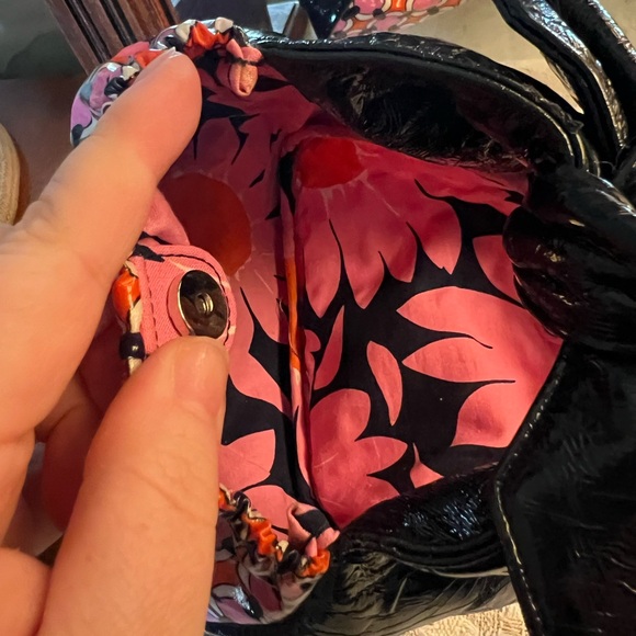 VERA BRADLEY Frill Loves Me Tippy Tie Mini Bag Vinyl/Patent Pink Orange Navy - Picture 5 of 6